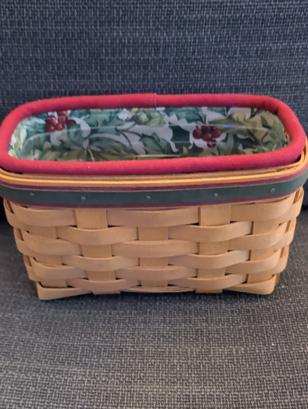 Longaberger 2004 Holiday Helper Basket